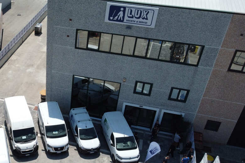 Contattare LUX Pulizia Industriale